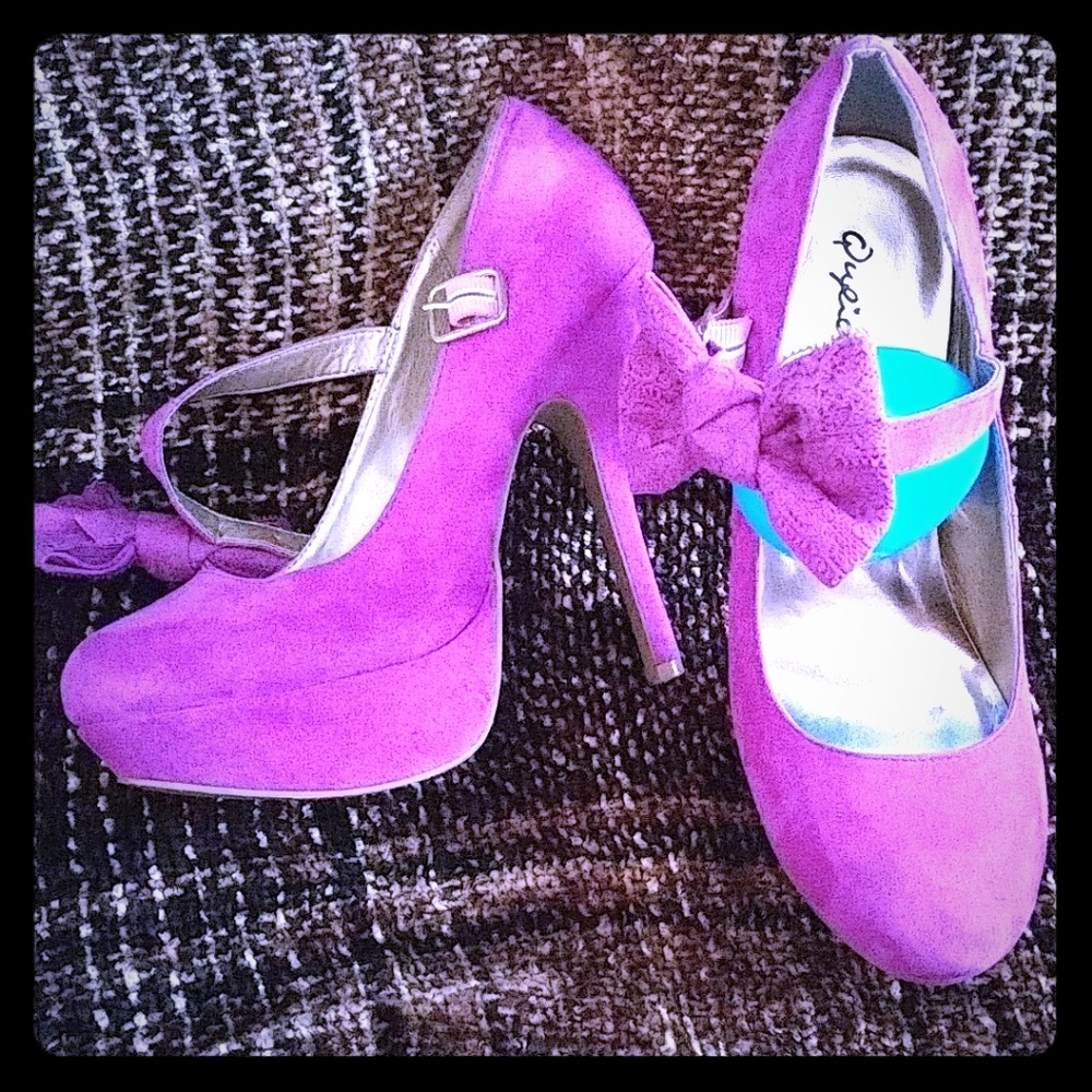 Qupid Onyx 74 Fuchsia Suede Lacy Bow Mary Jane Pla